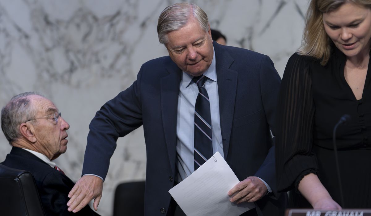 Graham says Big Tech will kill online child safety bill, teases new proposal with Warren