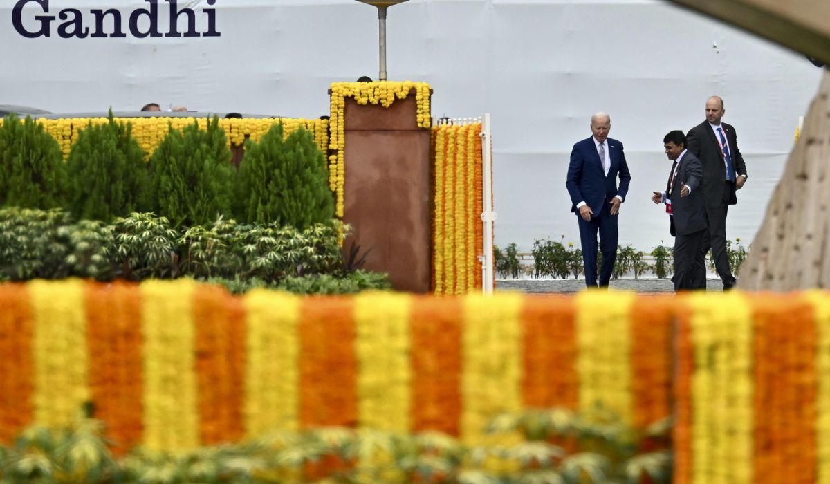 As the Indian summit concludes, G20 leaders visit the Gandhi memorial to pay their respects before handing over to Brazil.