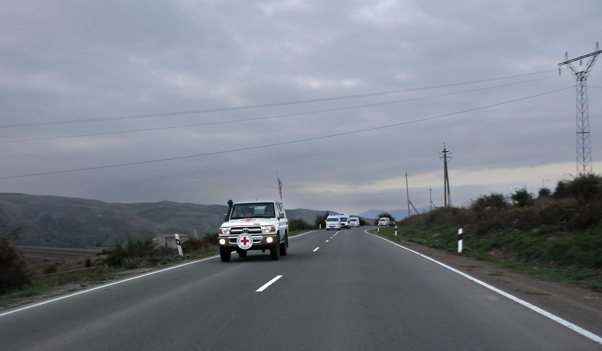 The initial group of refugees from Nagorno-Karabakh have reached Armenia after Azerbaijan's military attack.