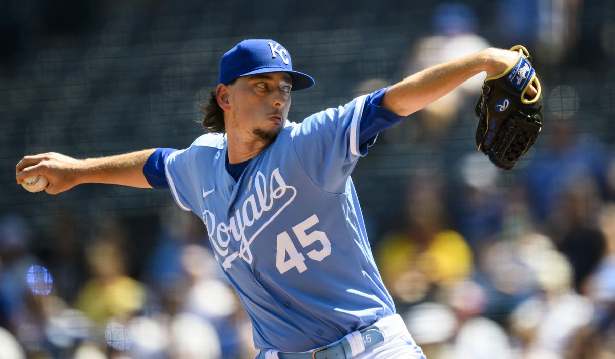 Brewers acquire Taylor Clarke from Royals, who finalize Lugo’s $45 million, 3-year contract