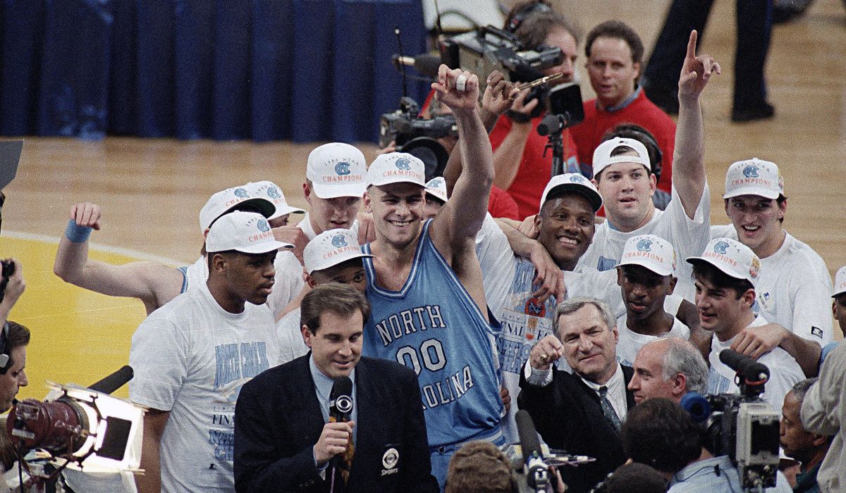 Eric Montross, a former UNC and NBA big man, dies at 52 after cancer fight