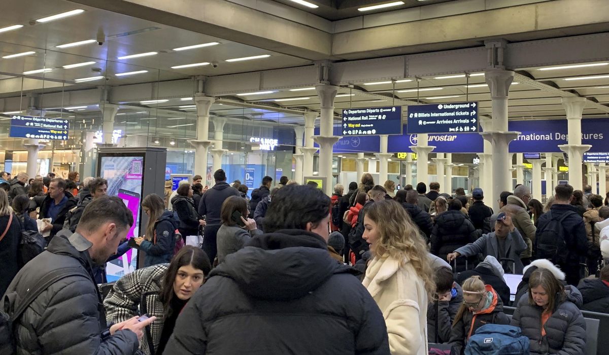 Eurostar cancels trains due to flooding, stranding hundreds of travelers in Paris and London