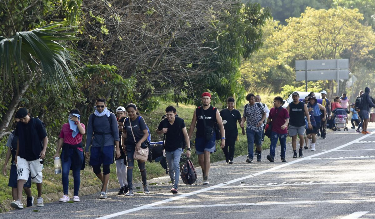 Migrant caravan in Mexico marks Christmas Day by trudging toward U.S.