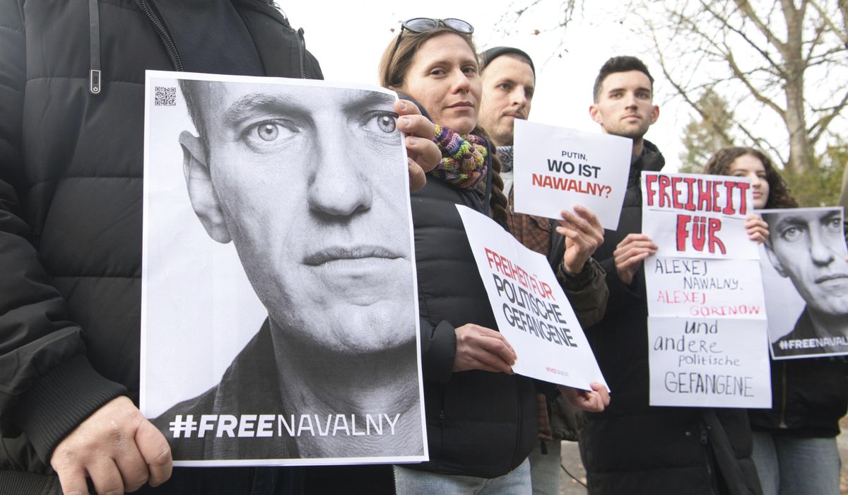 Putin critic Alexei Navalny’s disappearance worries White House